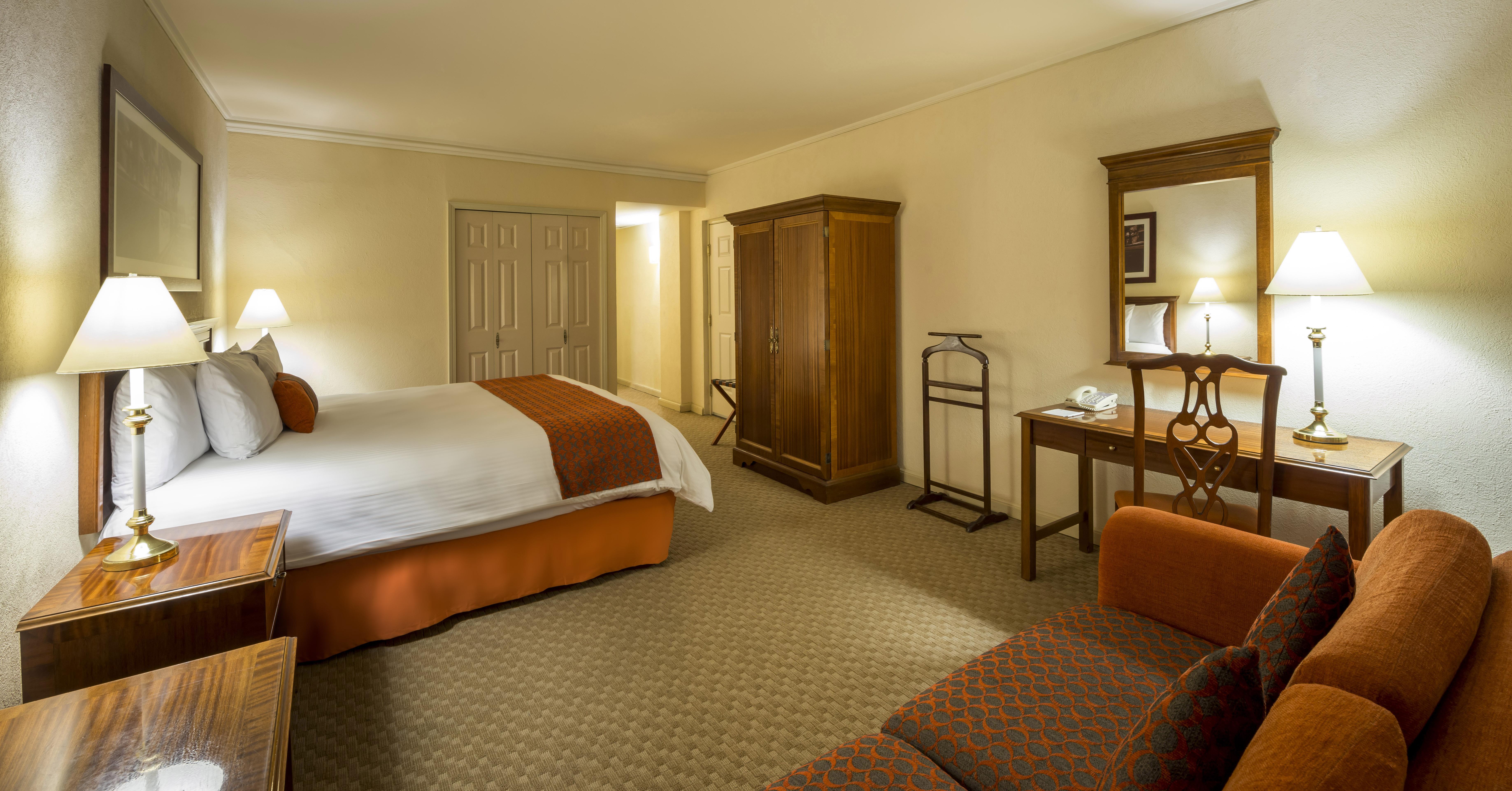 Camino Real Puebla Angelopolis Otel Dış mekan fotoğraf A guest room at the Lodge at Vail