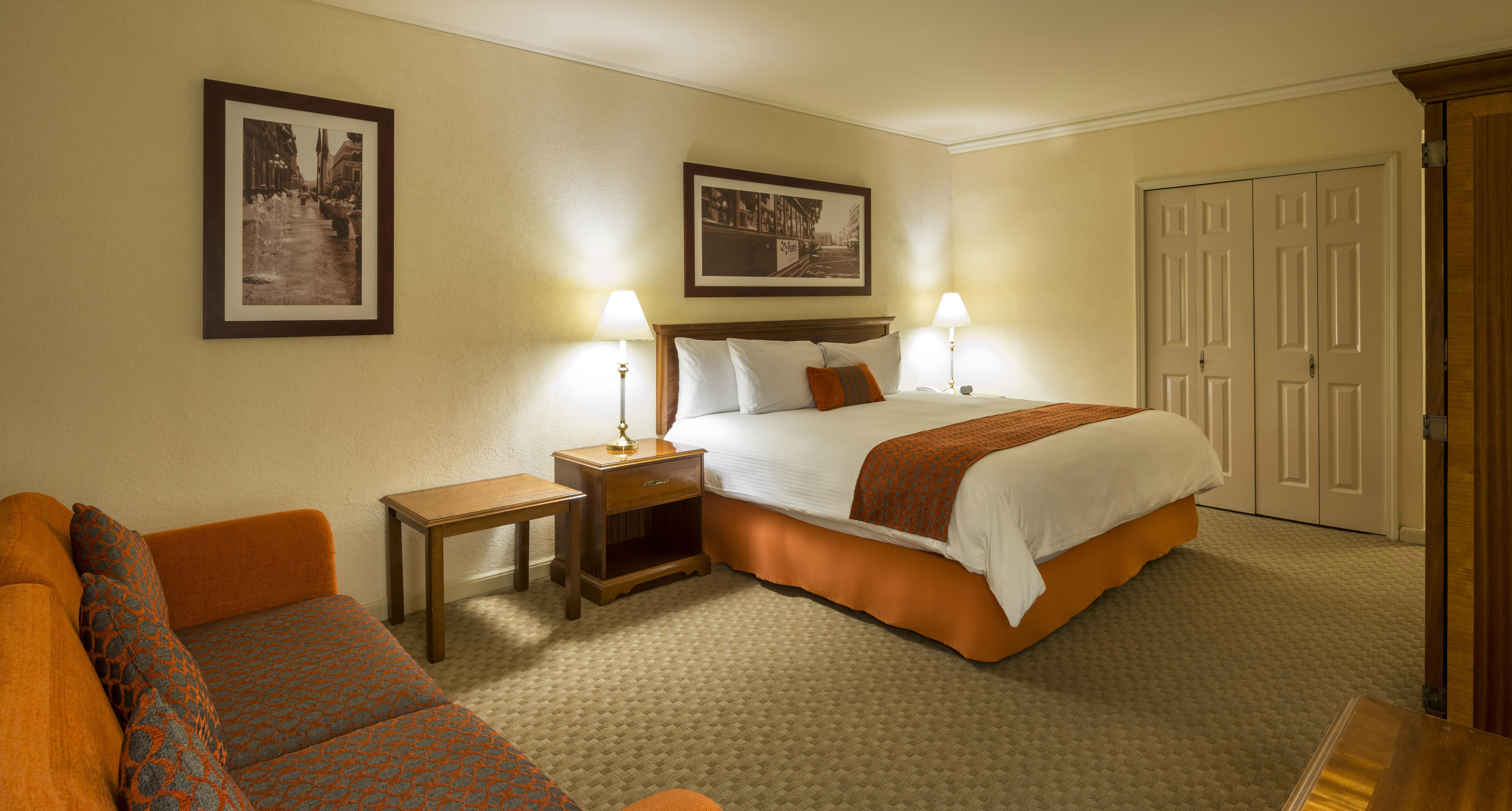 Camino Real Puebla Angelopolis Otel Dış mekan fotoğraf A guest room at the Inn at the Opera