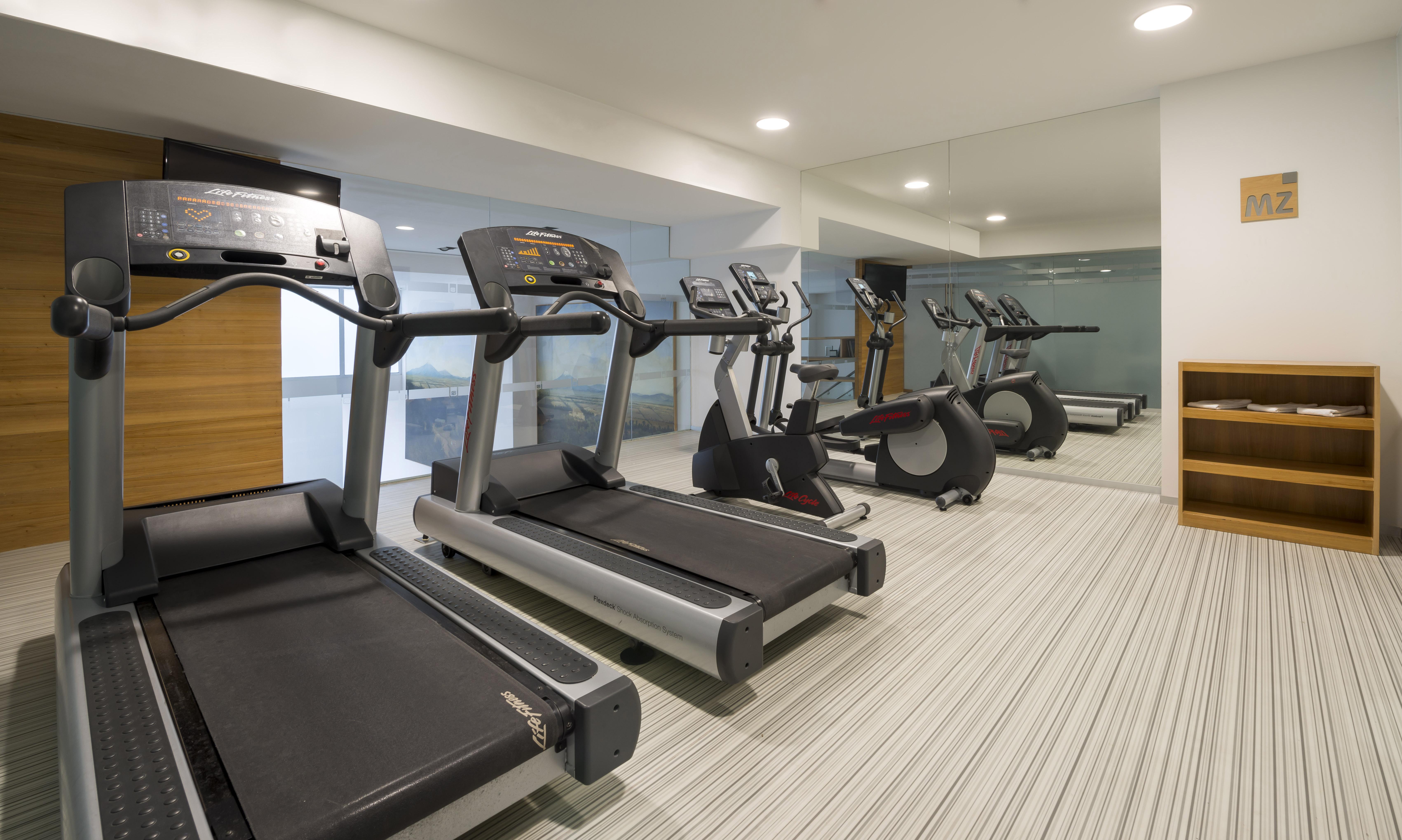 Camino Real Puebla Angelopolis Otel Dış mekan fotoğraf The gym at the hotel