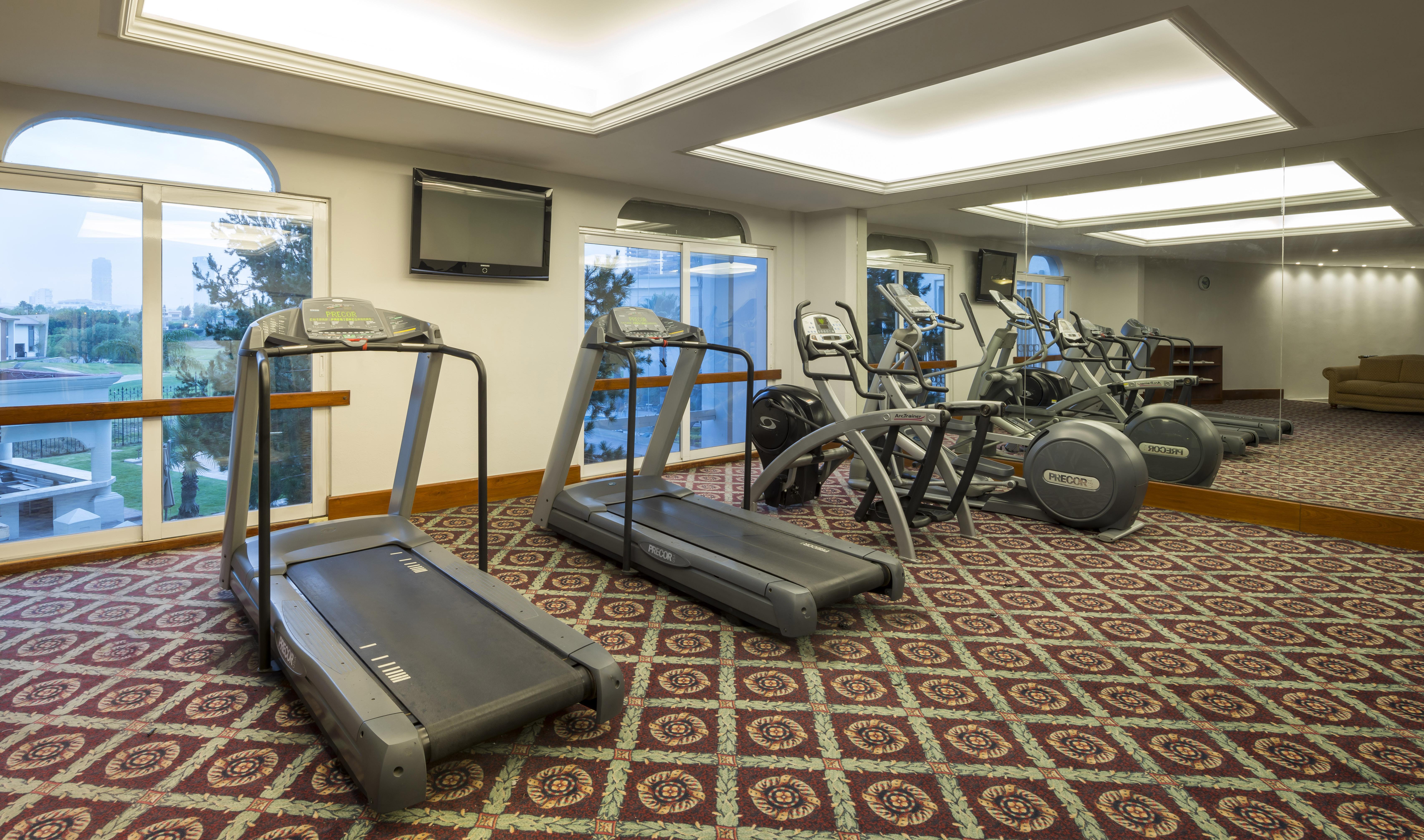 Camino Real Puebla Angelopolis Otel Dış mekan fotoğraf A treadmill