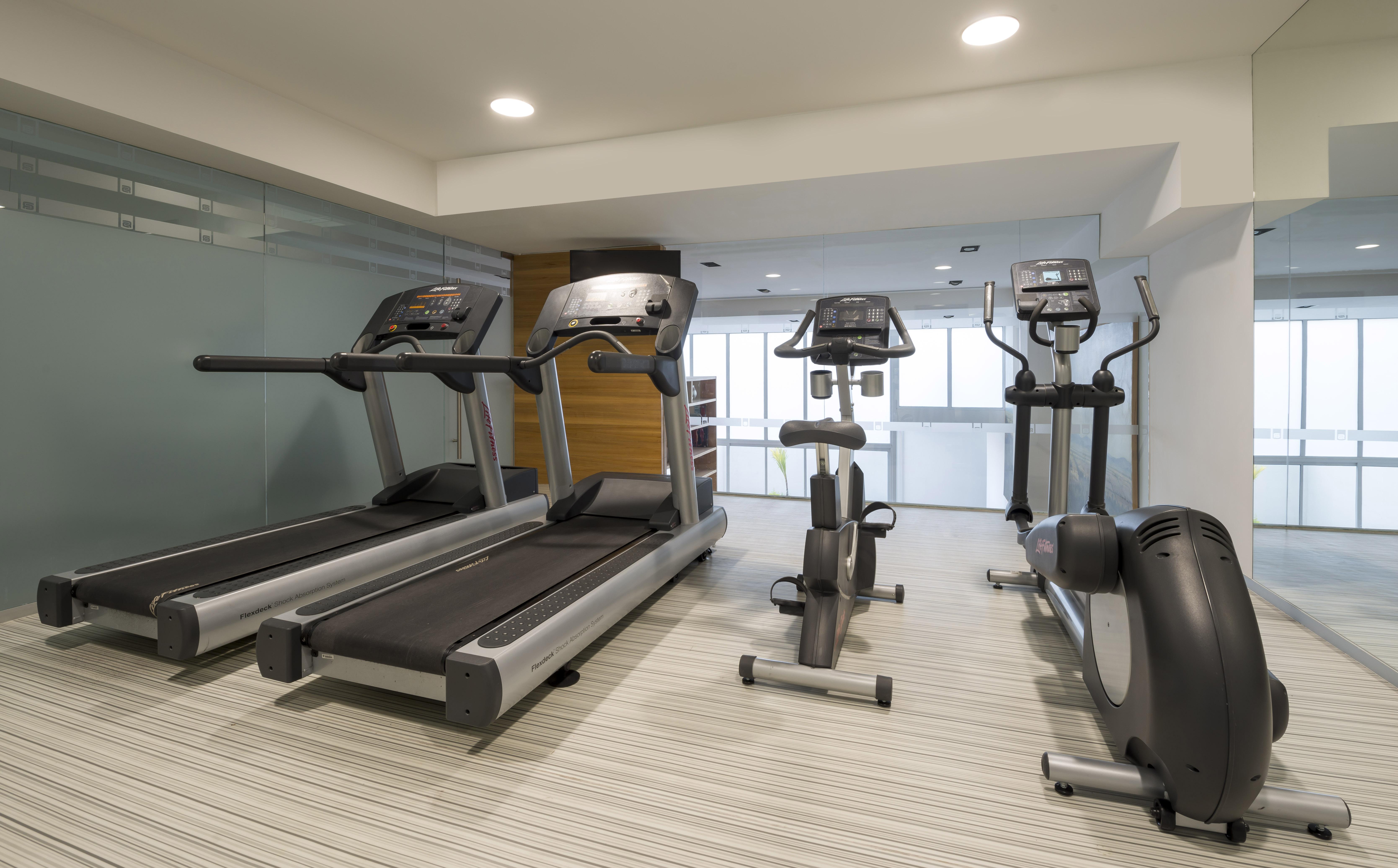 Camino Real Puebla Angelopolis Otel Dış mekan fotoğraf A gym