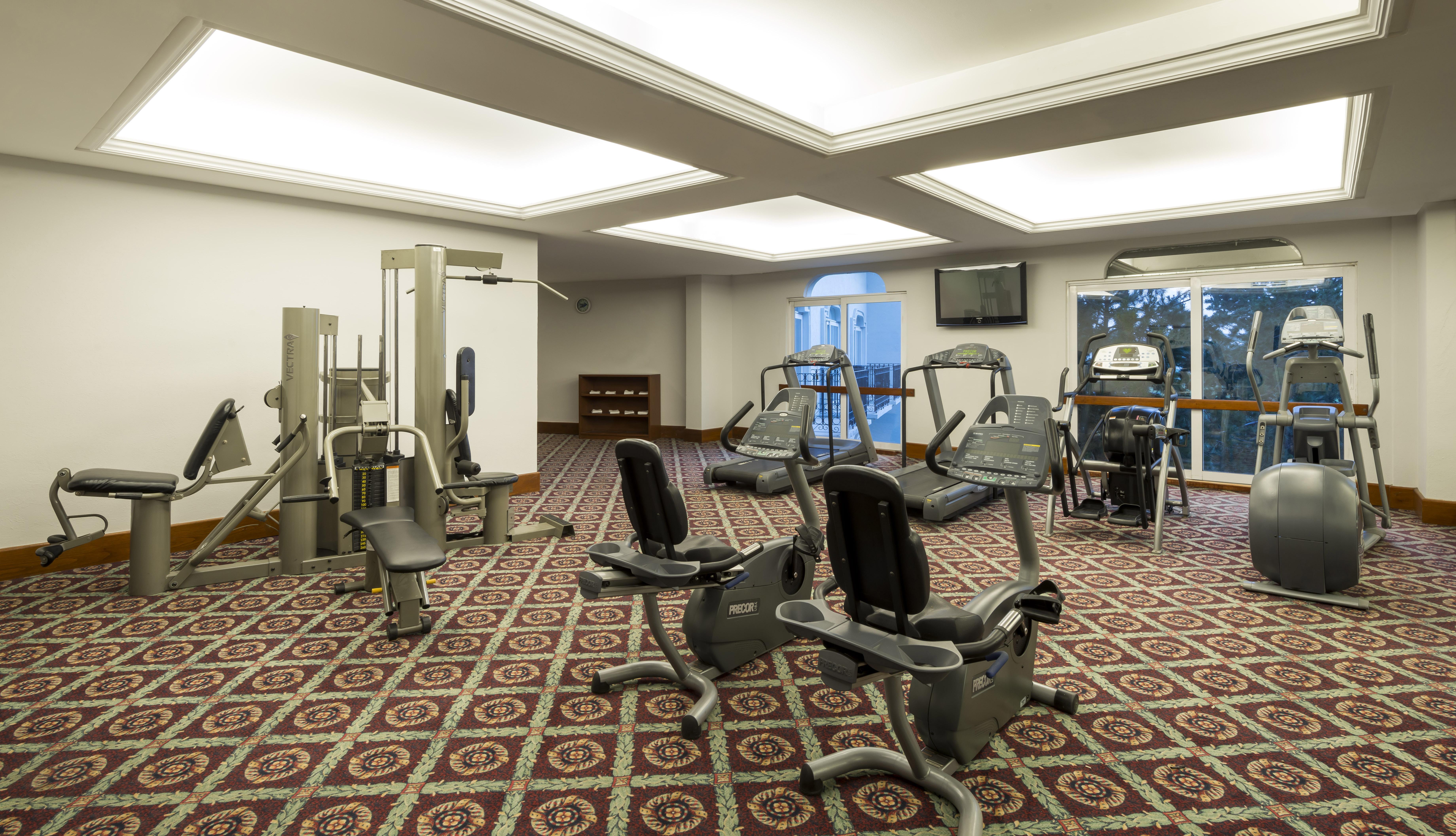Camino Real Puebla Angelopolis Otel Dış mekan fotoğraf The gym at the hotel